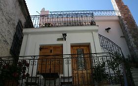 Μαλεάτης Απόλλων Παραδοσιακός Ξενώνας